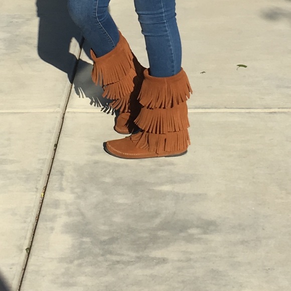 Fringe boots - Picture 2 of 3
